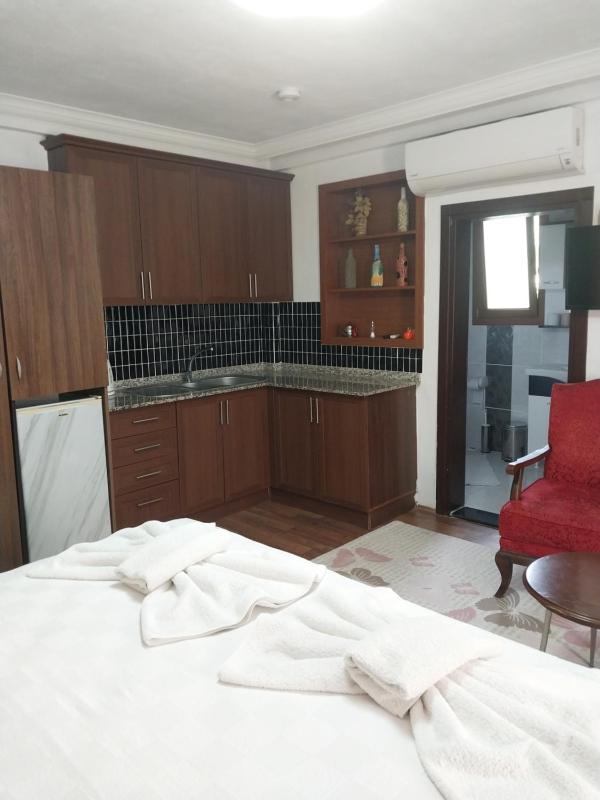 Quadruple Room with Balcony image 3