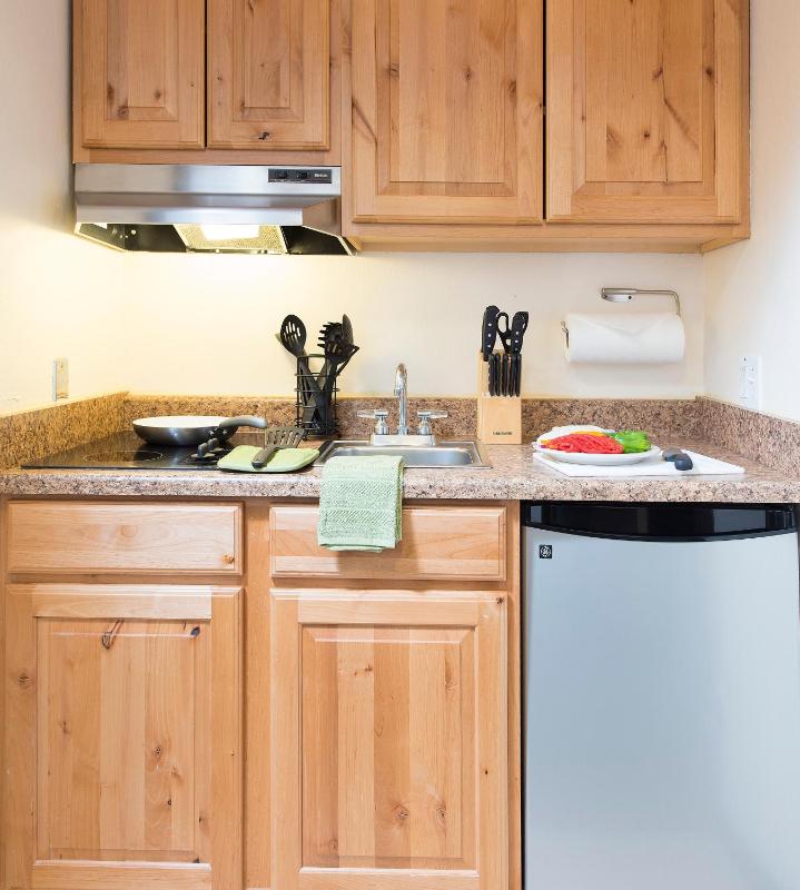Large Deluxe, Balcony, Kitchenette, 2 Queen image 1