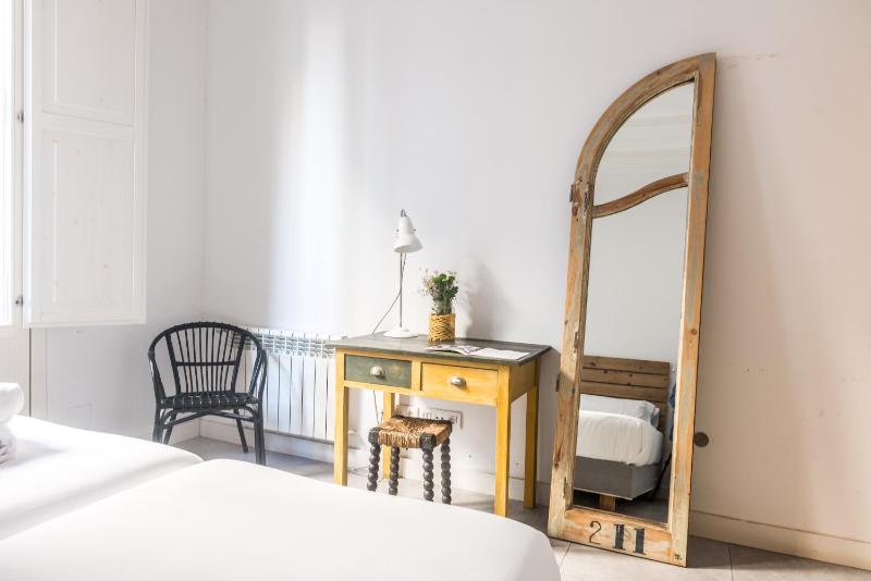 Double or Twin Room image 4