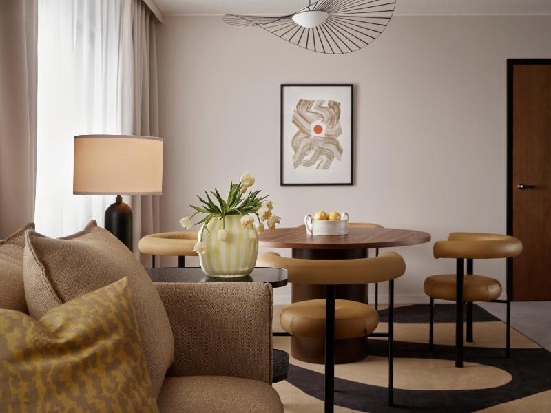 Suite with City View image 3