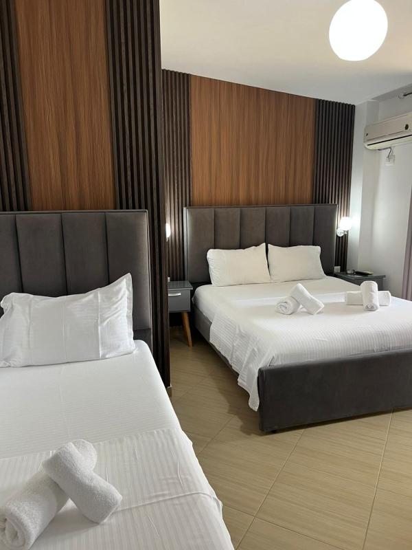 Deluxe Triple Room image 1
