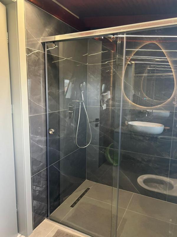 Deluxe Triple Room image 2