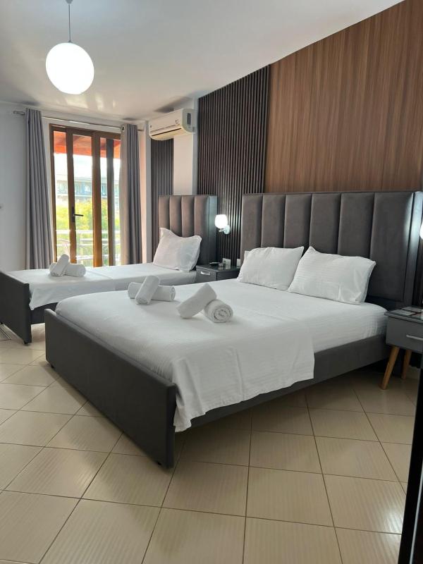 Deluxe Triple Room with Sea View image 2