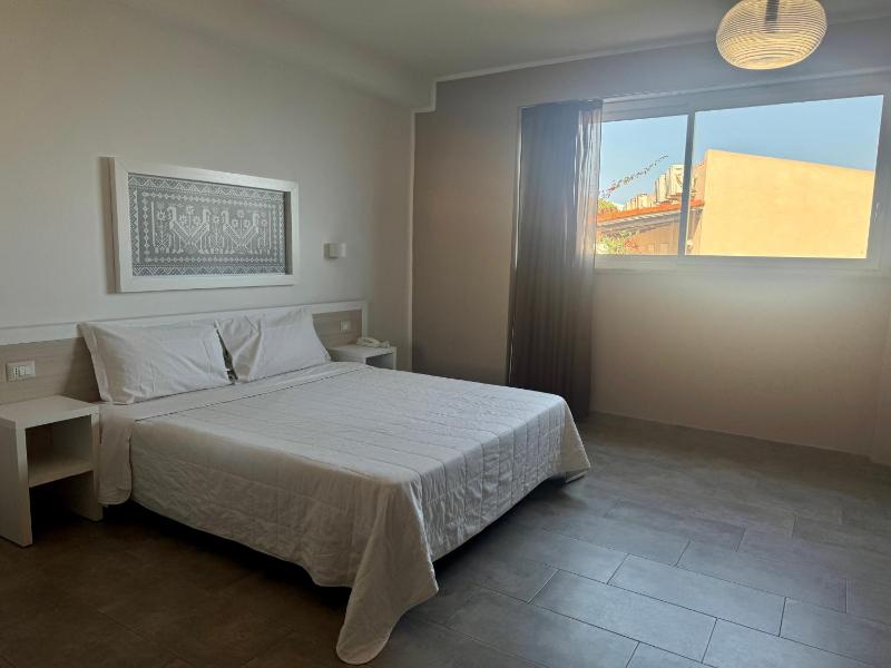 Economy Double Room image 1