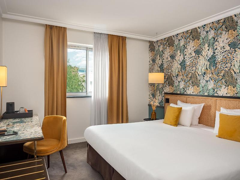 Classic Room image 4