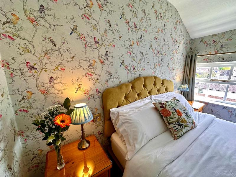 Deluxe Double Room image 4