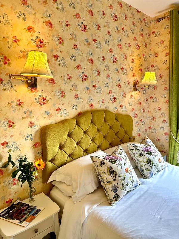 Deluxe Double Room image 1