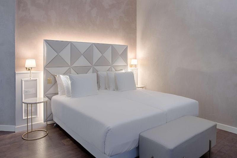 Superior Double or Twin Room image 1