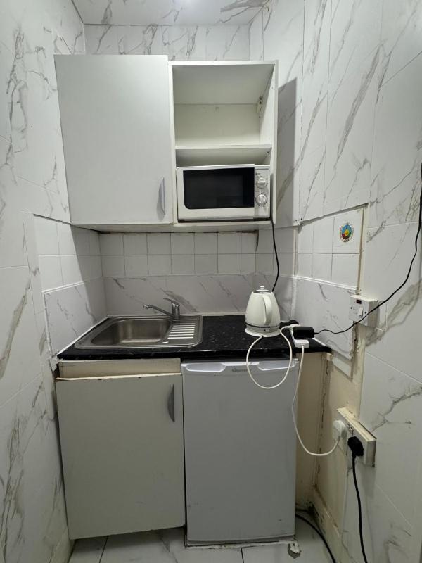 Family Room (5 Adults) with Private Bathroom image 4