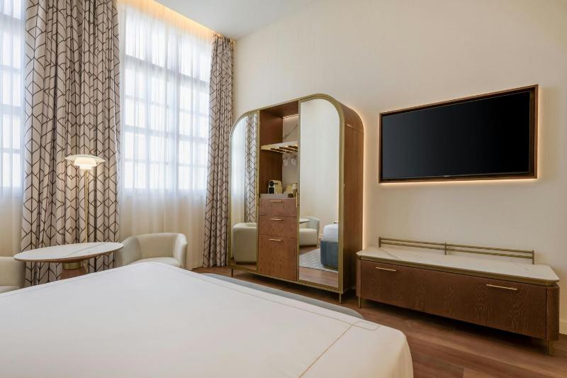 Grand Hotel Centenari Valencia Autograph Collection - image 13
