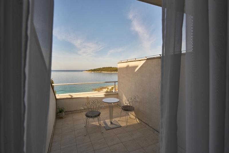 Luxury Suite with Sea View and Balcony image 2