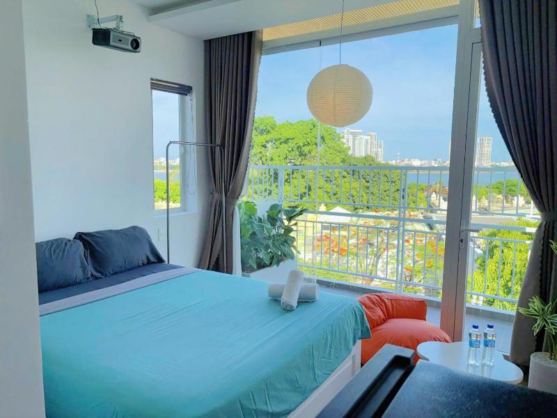 Corgi House Danang - Steps from Dragon Bridge - image 1