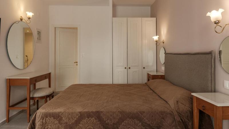 Standard Double Room image 3