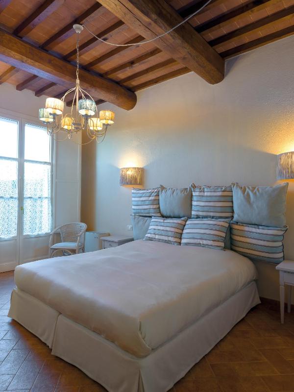 Double or Twin Room image 3