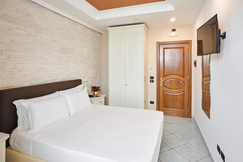 Double Room - Disability Access image 1