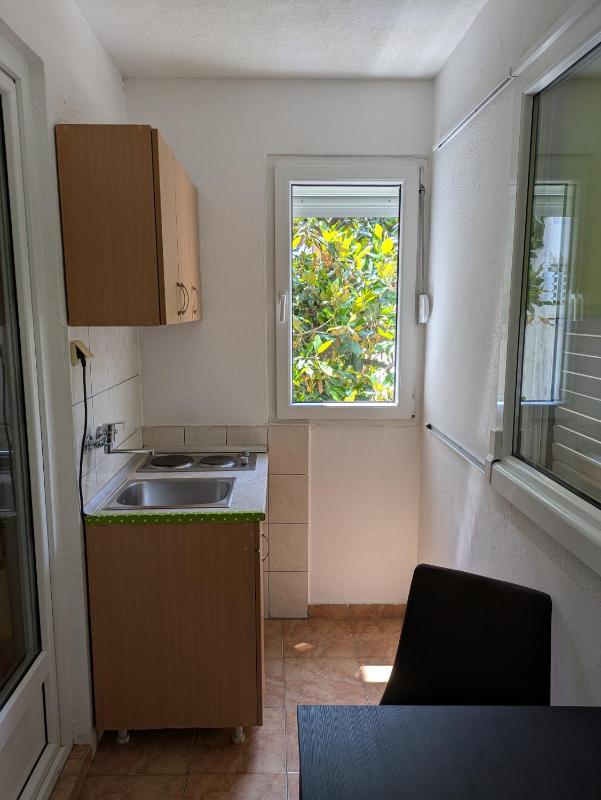 One-Bedroom Apartment image 4