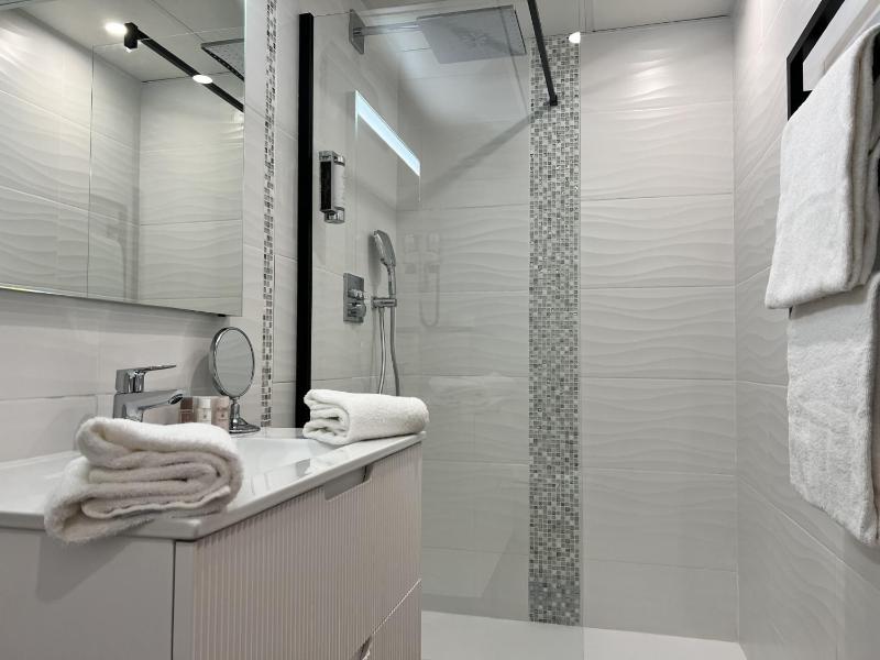 Twin Room with Terrace - Sea View image 2