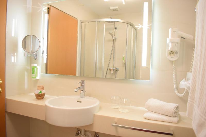 Standard Double Room image 2