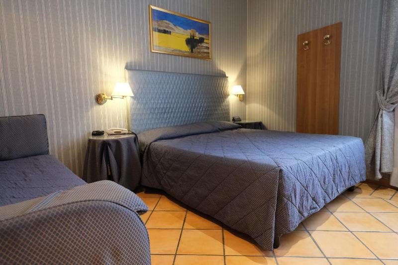 Superior Double or Twin Room image 3