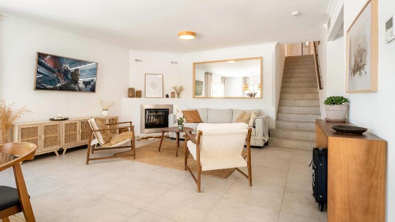VACATION MARBELLA I Villa Jazmines 4BDR Private Pool & BBQ Golf Valley Walking Distance to Puerto Banus High-End Restaurants - image 13