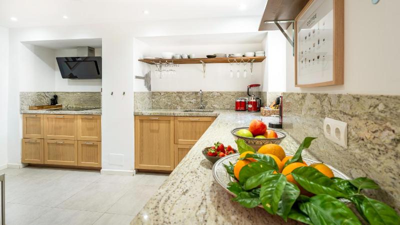 VACATION MARBELLA I Villa Jazmines 4BDR Private Pool & BBQ Golf Valley Walking Distance to Puerto Banus High-End Restaurants - image 9