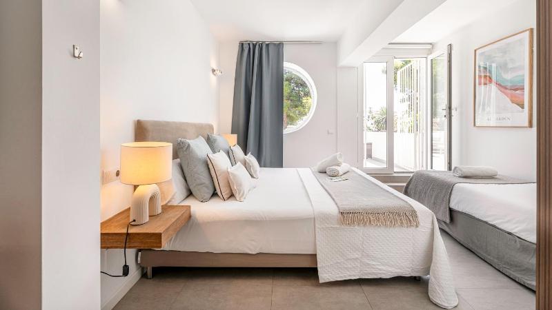 VACATION MARBELLA I Villa Jazmines 4BDR Private Pool & BBQ Golf Valley Walking Distance to Puerto Banus High-End Restaurants - image 12
