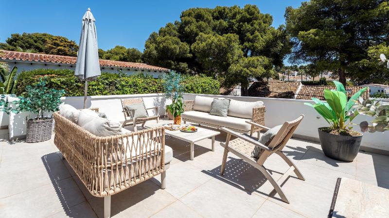 VACATION MARBELLA I Villa Jazmines 4BDR Private Pool & BBQ Golf Valley Walking Distance to Puerto Banus High-End Restaurants - image 4
