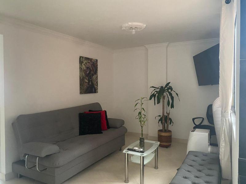 Apartamento renovado parque La Floresta reserva minimo de 21 dias - image 9