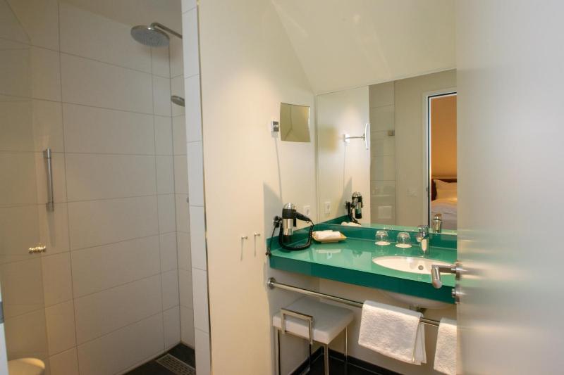 Deluxe Double Room image 4