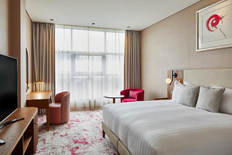 Superior King Room image 1