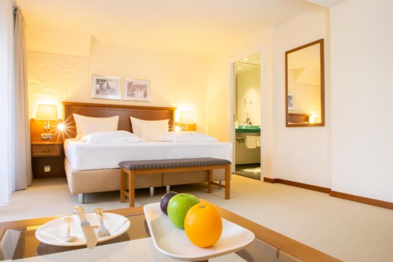 Junior Suite with Garden View image 1