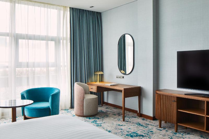 Executive King Room image 3