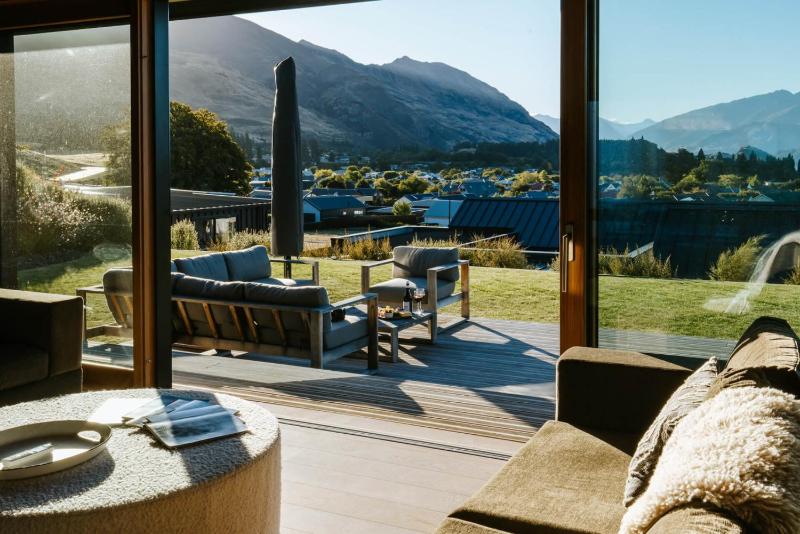 The Brick House - Stunning Lake Views - Sleeps 10 - image 20