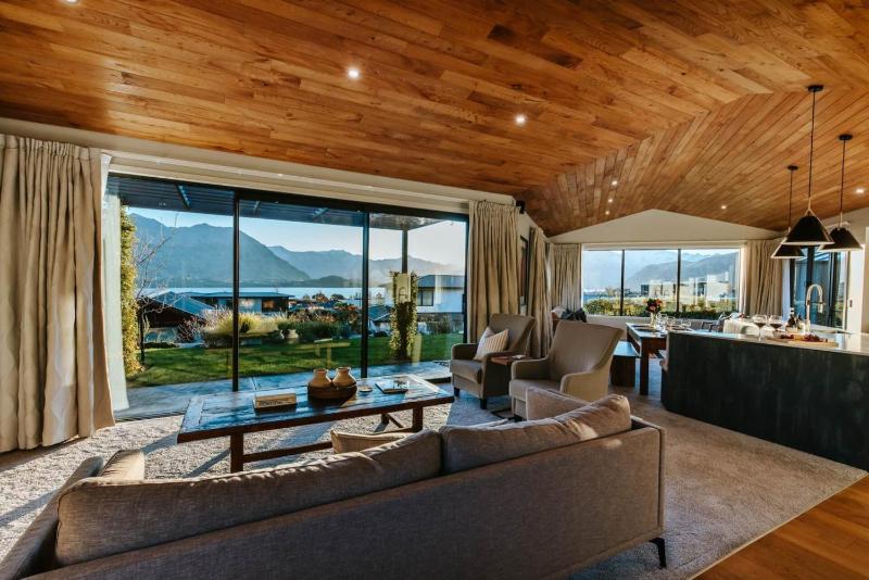 Te Moana - Lake Views - Sleeps 7 - Wanaka - image 17
