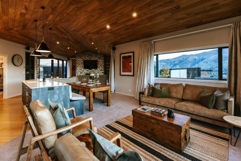 Te Moana - Stunning Lake Views - Fire - Sleeps 7 - image 23