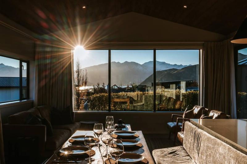 Te Moana - Lake Views - Sleeps 7 - Wanaka - image 23