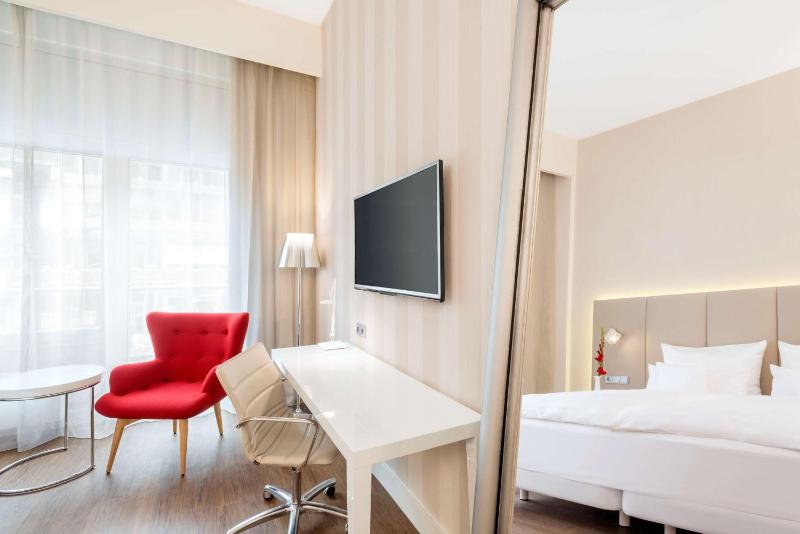 Superior Double or Twin Room image 4