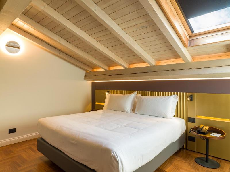 Junior Suite - Split Level image 3