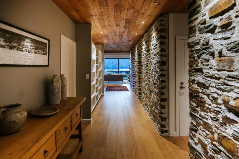 Te Moana - Lake Views - Sleeps 7 - Wanaka - image 21