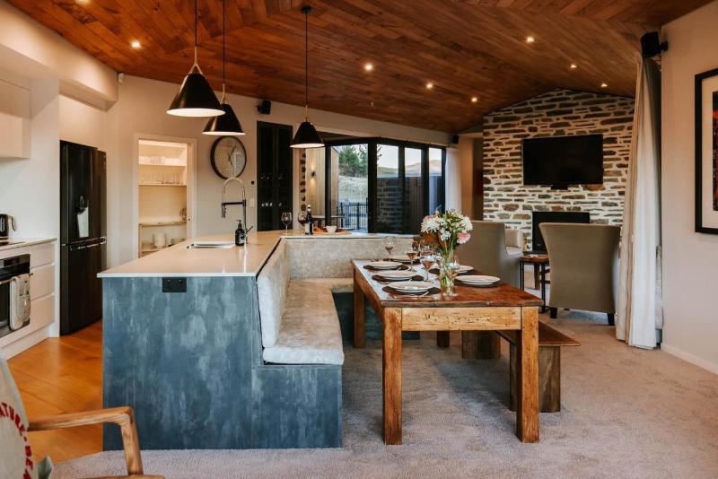 Te Moana - Lake Views - Sleeps 7 - Wanaka - image 24