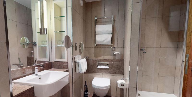 Executive Double Room image 4