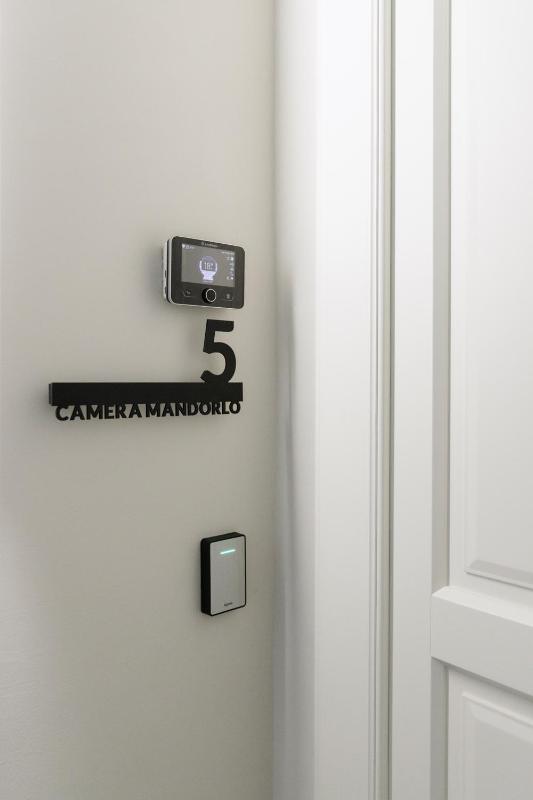 Double Room image 2