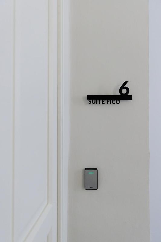 One-Bedroom Suite image 2
