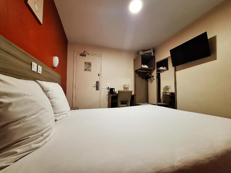 Single Room image 4