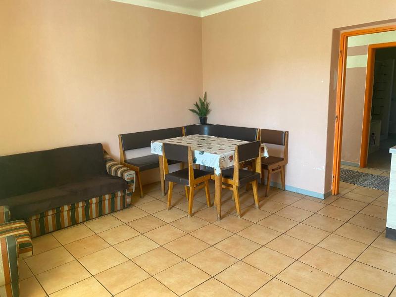 Triple Room with Shared Bathroom image 3