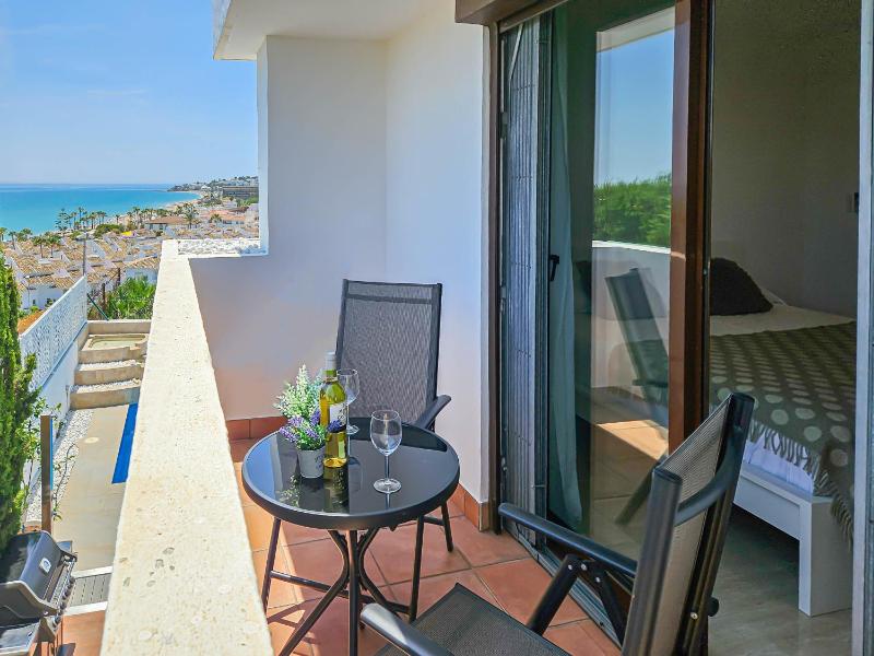 3 bedroom townhouse with private pool - image 46