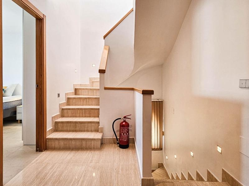 3 bedroom townhouse with private pool - image 7
