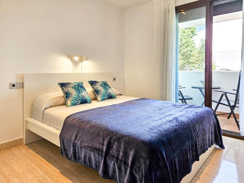 3 bedroom townhouse with private pool - image 12