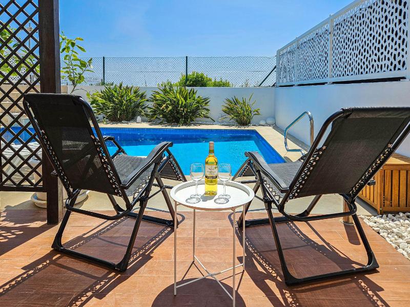 3 bedroom townhouse with private pool - image 27