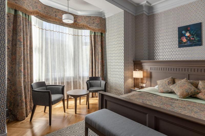 Double Room image 3